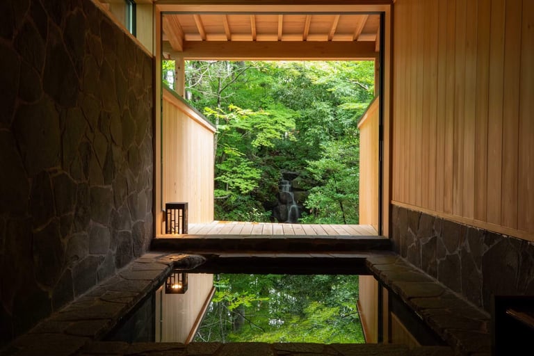 静かな森と明治・大正離れの宿　環翠楼